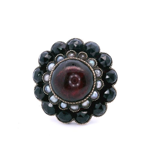 Victorian 18k Gold Ring with Bohemian garnets and Pearls