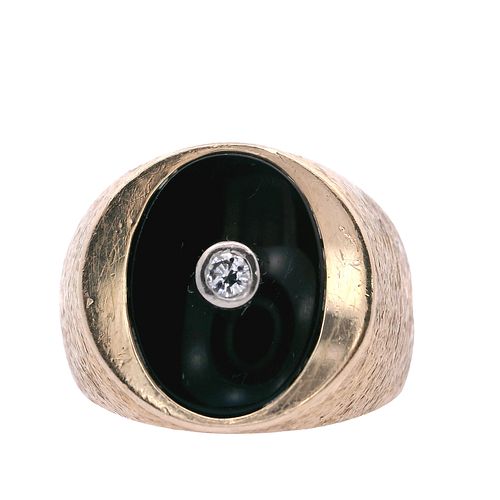 10k yellow Gold Ring with Onyx and Diamond