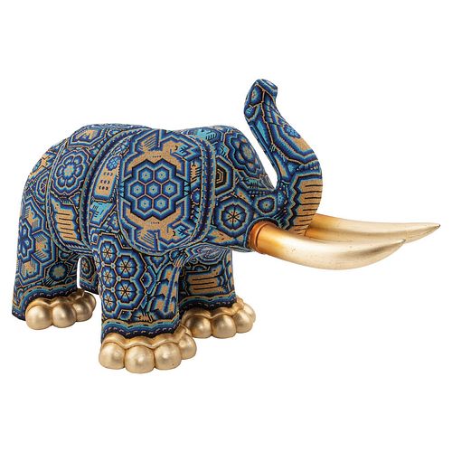 MENCHACA STUDIO, Elefante Azul, Firmada, Escultura en resina c/hoja de oro y chaquiras, pieza única, 45x57.5x35cm, Certificada