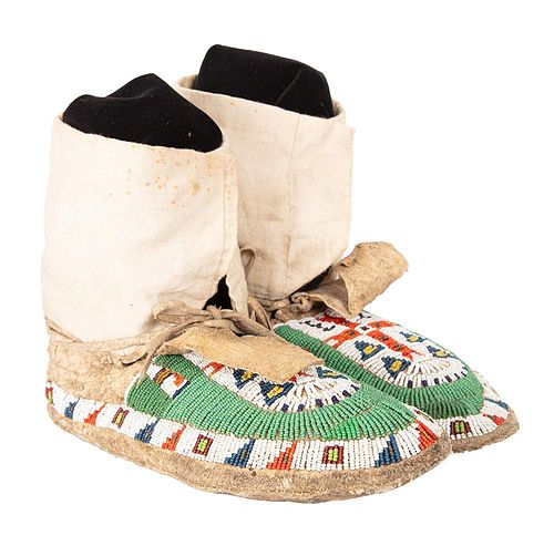 Northern Plains Beaded Man's Moccasins