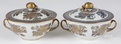 Pair of Chinese export porcelain blue Fitzhugh cov