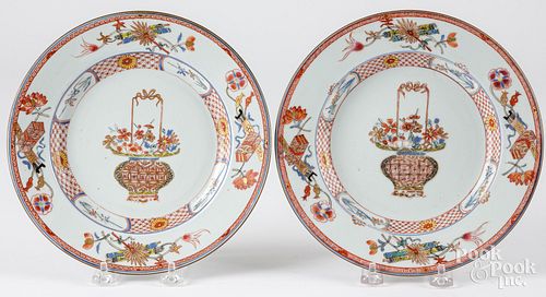 Pair of Chinese export porcelain plates, 18th c.,