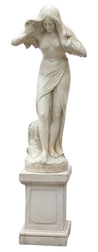 CARVED MARBLE SCULPTURE OF A FEMALE BATHER ON A MARBLE PLINTH