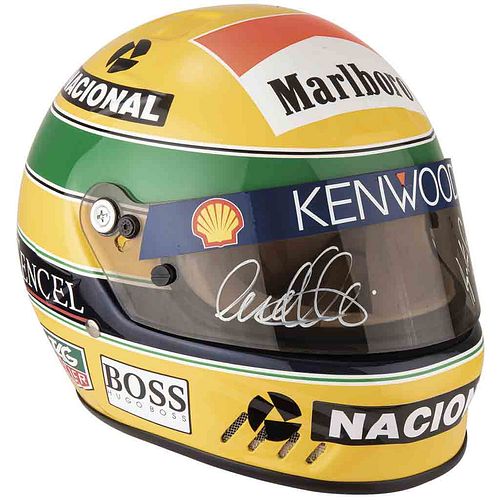 AYRTON SENNA / MICHAEL ANDRETI  DISPLAY HELMET  MARLBORO MCLAREN F1 TEAM, 1993  Con las firmas de Ayrton Senna, Silverstone 1993..
