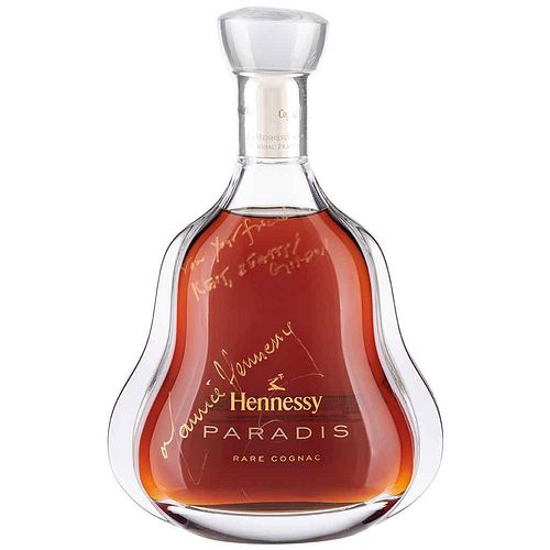 Hennessy Paradis Rare Cognac Cognac France En Estuche de lujo y botella firmada por Maurice Hennessy