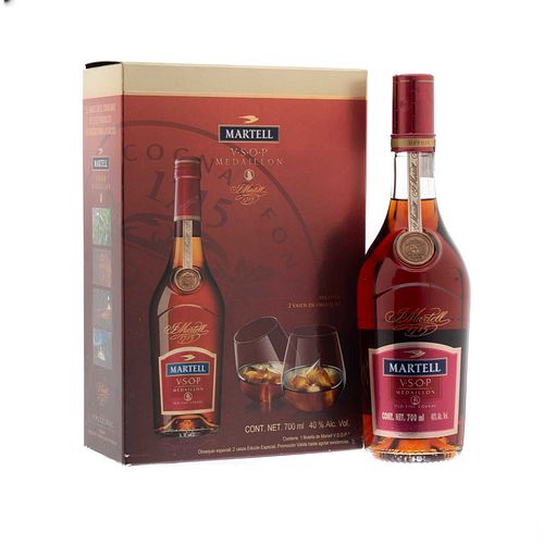 Martell. V.S.O.P. Cognac. France. En presentación de 700 ml con 2 vasos.