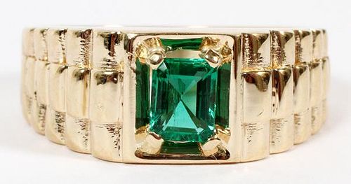.82CT EMERALD AND 14KT GOLD RING