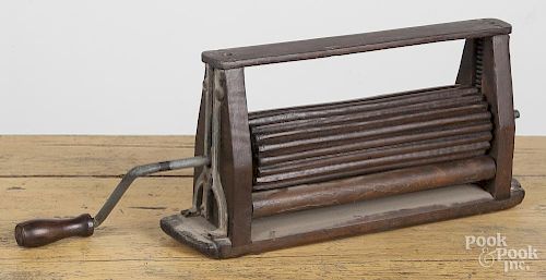 Wooden hand crank clothes wringer, late 19th c., 9'' h.