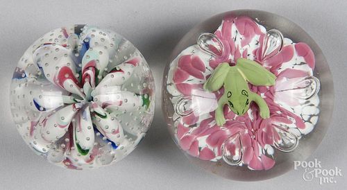 Two St. Claire paperweights, to include a green frog on a ground of chips and bubbles, 3 3/4'' dia. a