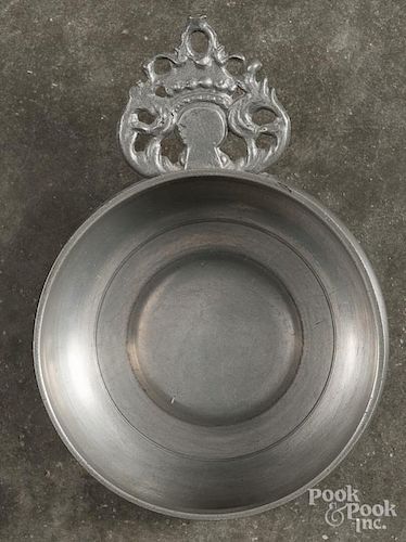 New England crown handled pewter porringer, ca. 1800, marked IG on underside of handle, 4 5/8'' dia