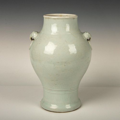 Antique Chinese Dehua Porcelain Vase
