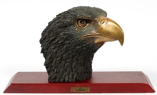LEEXIN CHINESE BRONZE SCULPTURE OF AN EAGLE HEAD
