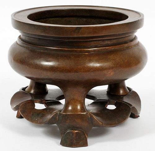CHINESE FOOTED BRONZE CENSER