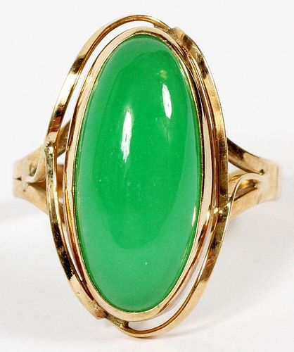 4CT JADE AND 9KT GOLD RING