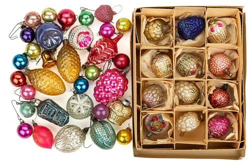 ASSORTED GERMAN, JAPANESE, AND AMERICAN BLOWN-GLASS CHRISTMAS ORNAMENTS, UNCOUNTED LOT