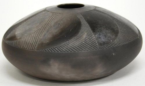 Nancee Meeker- American Studio Ceramic Vessel