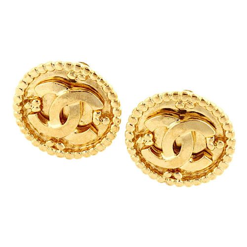 CHANEL GOLD PLATED EARCUFF