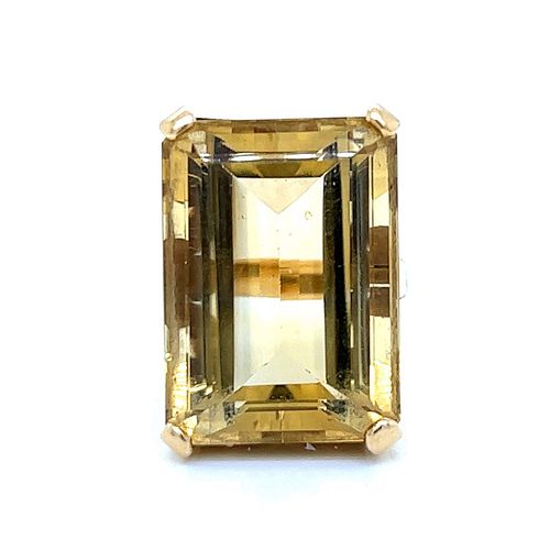 1960â€™s 18K Yellow Gold Topaz Ring