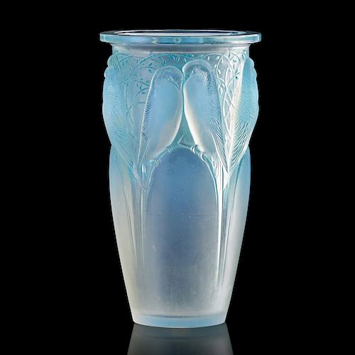 LALIQUE "Ceylan" vase, opalescent w/ blue patina