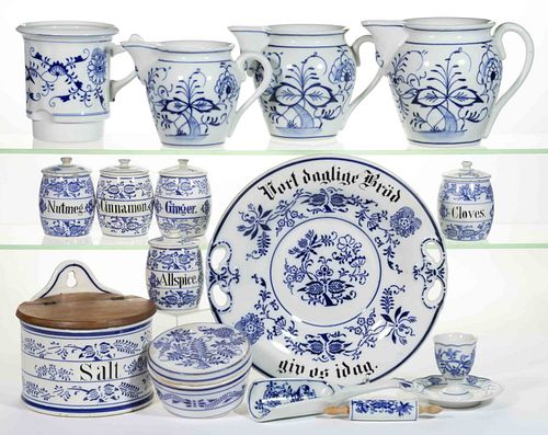CONTINENTAL BLUE ONION-STYLE PORCELAIN ARTICLES, LOT OF 15