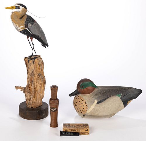 CONTEMPORARY AMERICAN FOLK ART DUCK AND HERON DECOYS, LOT OF TWO