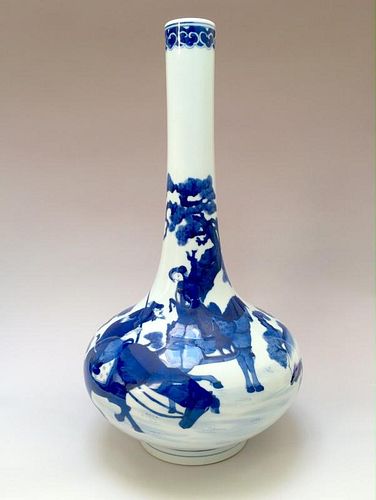 A CHINESE ANTIQUE BLUE AND WHITE VASE, MARKED.