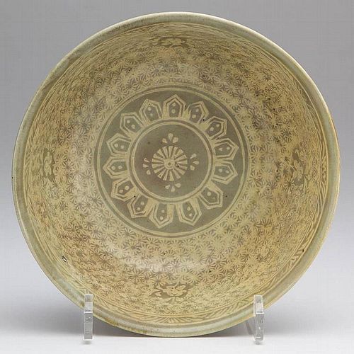ANTIQUE Chinese Celadon Light Grey Glaze Bowl, SONG period. 6 3/4" x 2 3/4" H