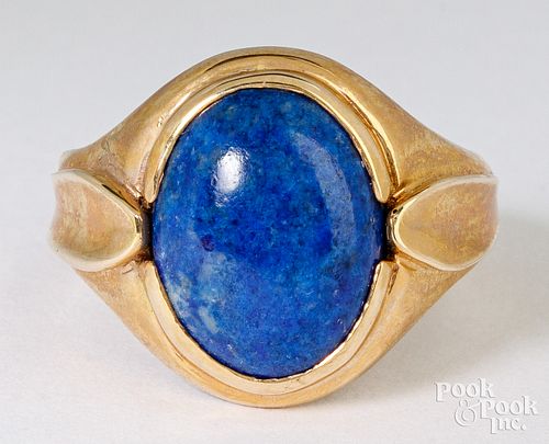14K yellow gold and lapis ring