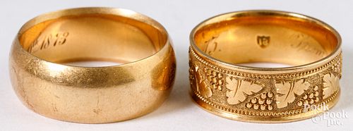 Two 18K gold rings