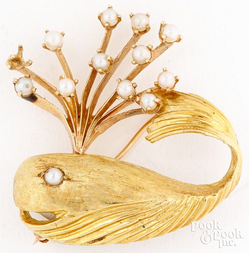 18K yellow gold whale pin with pearls