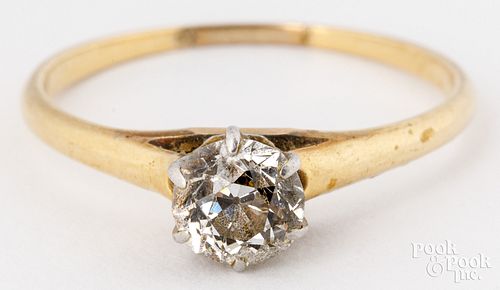 18K yellow gold ring with diamond