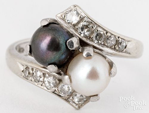 14K white gold ring with cultured pearls, diamonds