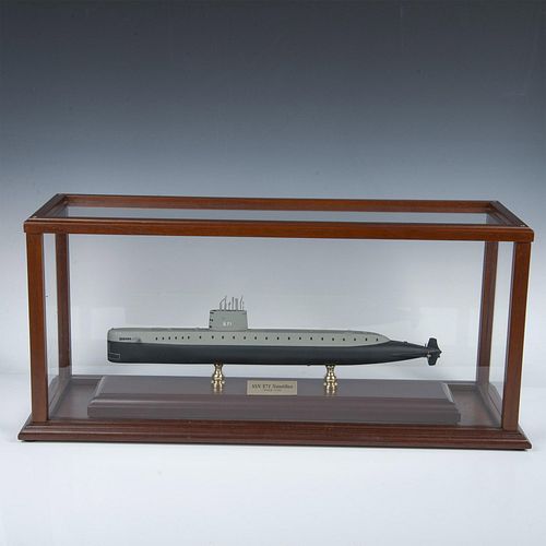 SSN 571 Nautilus Submarine 1/192 Scale Model