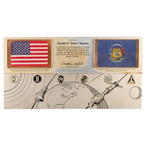 Deke Slayton&#39;s Apollo 11 and Apollo-Soyuz Flown Flag Display