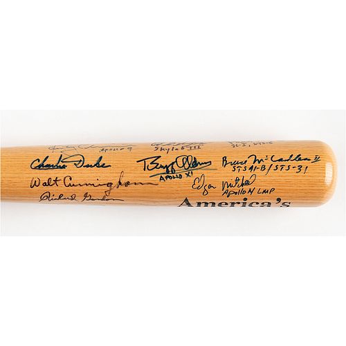 Astronauts (18) Signed Baseball Bat with Moonwalkers, including Aldrin, Bean, Scott, and Cernan