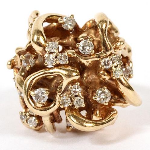 14KT GOLD LADY'S RING W/ SMALL DIAMONDS
