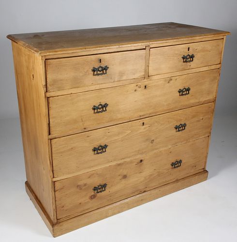 English Cottage Pine Chest of Drawers, 19th Century