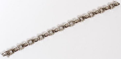 LINK STYLE 14 KT WHITE GOLD AND .85 CTS BRACELET