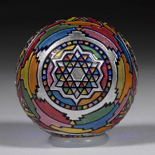 LARRY CHEN (AMERICAN, B. 1989) ENAMELED ROSETTES SAND-ETCHED AND ENAMEL-DECORATED STUDIO ART GLASS MARBLE