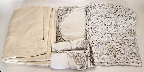 DAMASK TABLECLOTH W/ ASSORTED LINEN NAPKINS