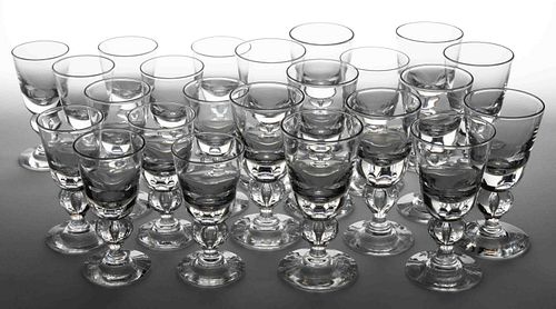 STEUBEN NO. 7877 CRYSTAL ART GLASS DRINKING ARTICLES, LOT OF 23