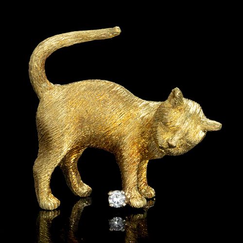 VINTAGE CRAIG DRAKE, ATTRIBUTED, 18K YELLOW GOLD AND DIAMOND FIGURAL CAT BROOCH