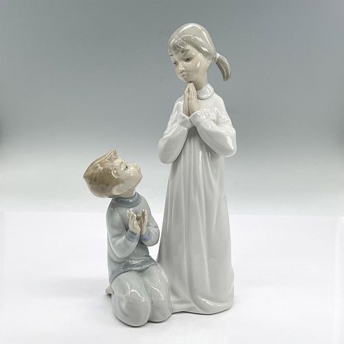 Teaching to Pray 1004779 - Lladro Porcelain Figurine