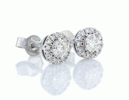 14kt White Gold 0.8ctw Diamond Earrings