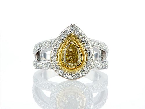 18kt White and Yellow Gold 2.15ctw Diamond Ring