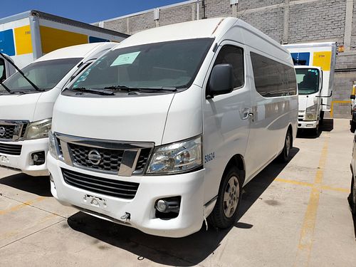 Camioneta Pasajeros Nissan Urvan  2014