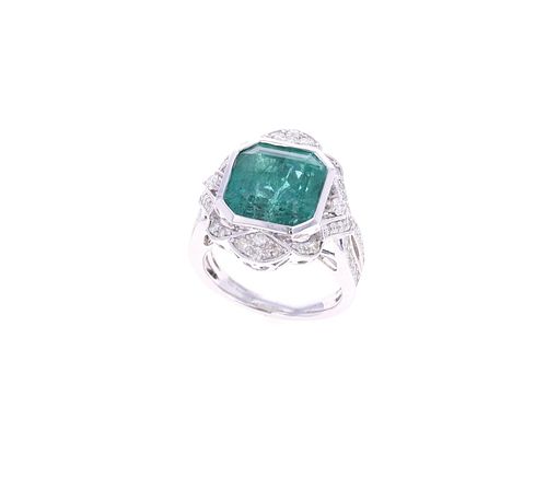 7.81ct. Emerald & Diamond PT950 Platinum Ring