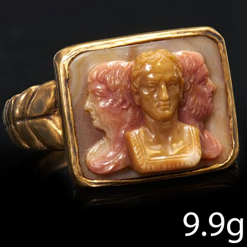 HIGHLY UNUSUAL AND EXCEPTIONAL DETAILED ANTIQUE HARDSTONE TRIPLE CAMEO PORTRAIT RING