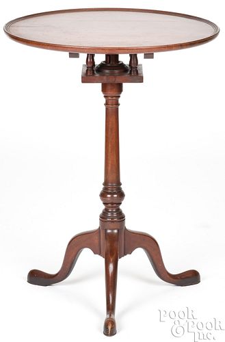 Pennsylvania Queen Anne style mahogany candlestand
