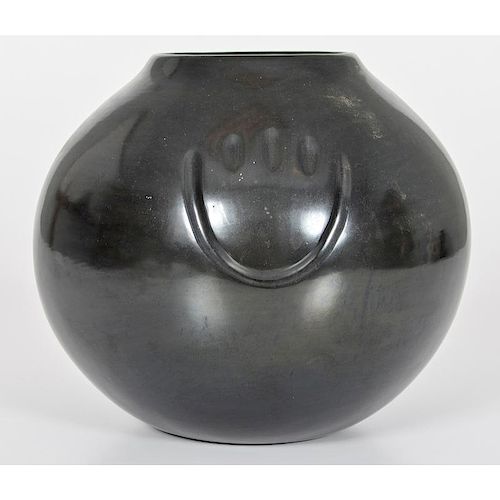 Tina Garcia (Santa Clara-San Juan, 1957-2005) Blackware Pottery Jar